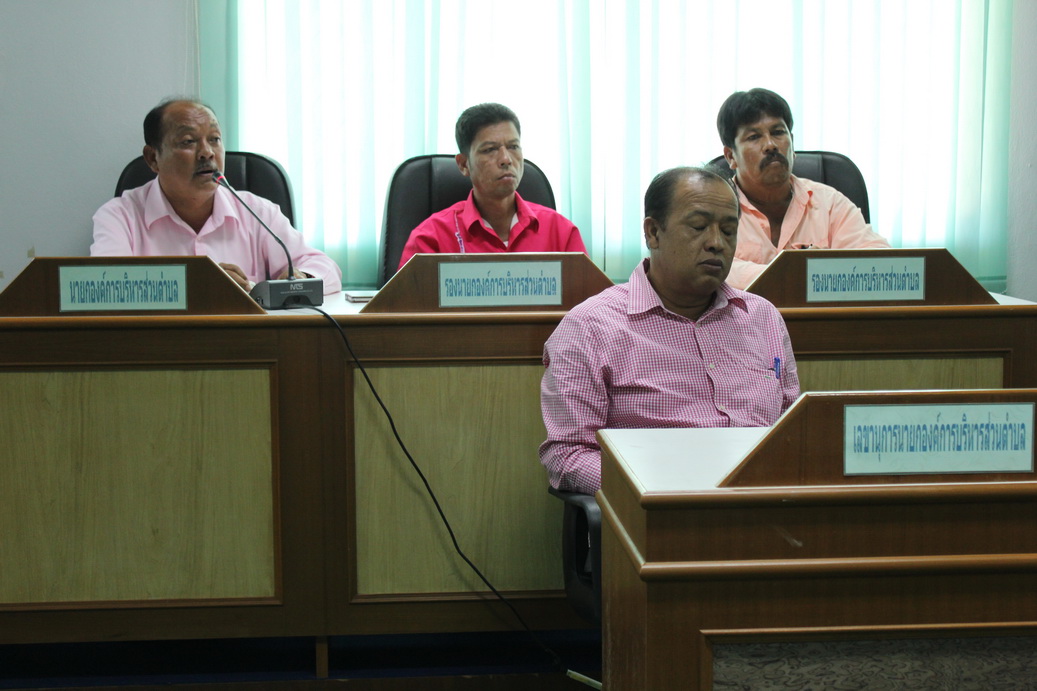 การประชุมหารือแนวทางการบริหารจัดการขยะขององค์การบริหารส่วนตำบลมะลวน